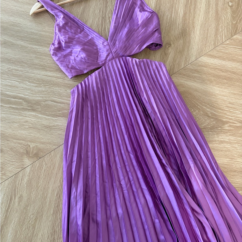 TAGS ON: Abercrombie and Fitch Pleated Dress Maxi dress